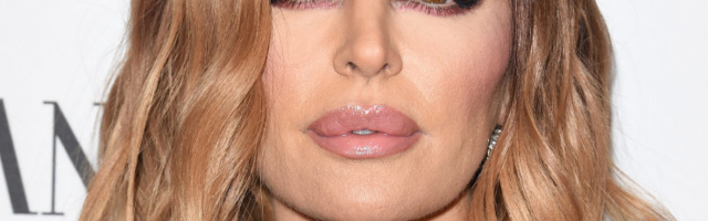 KUUM KLÕPS | 56-aastane näitlejanna paljastas bikiinidega oma suurepärase rannavormi: janune