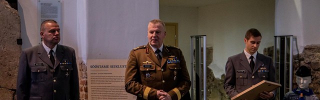 Noorkotkad tähistasid aastapäeva ja avasid Pärnu muuseumis omanäolise näituse