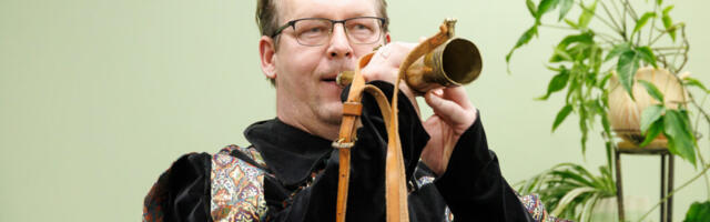 OTEPÄÄ LINNARAAMATUKOGU AVATI PASUNAHELIDEGA