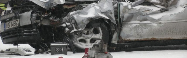 Reporter: Tartumaal hukkus sõiduauto ja kaitseväe veoki kokkupõrkes mees