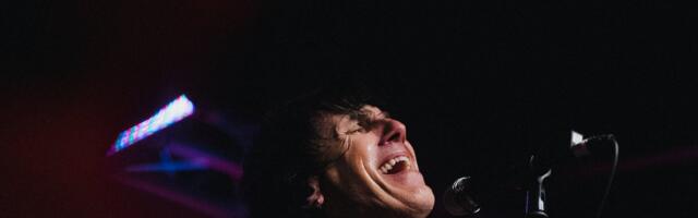 ARVUSTUS | Sal-Salleri maailm ei kao. Armunud käivad ikka käest kinni hoides. Olgu katustel või mitte