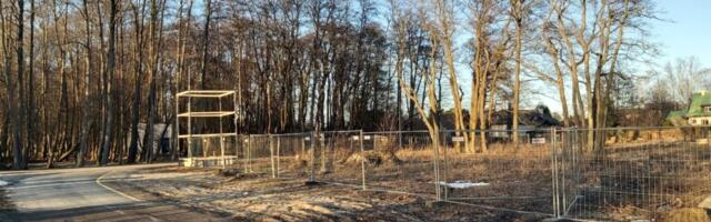 GALERII: Riviera kortermajade ehitusplats sai piirdeaia