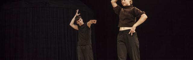 Mõningaid väiteid Eesti sõnateatri kohta