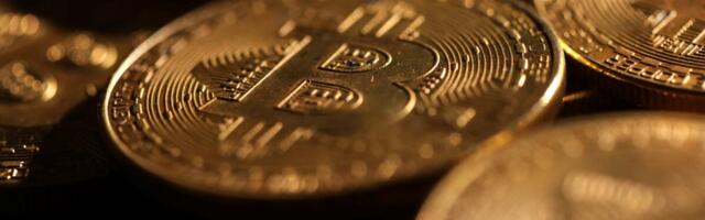 Bitcoin rühkis üle 73 000 dollari: investorid näevad krüptovaras päästerõngast kriiside vastu