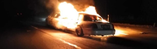 VIDEOD ja FOTOD | Tallinna-Tartu maanteel süttinud limusiin põles maha ilutulestiku paukudes