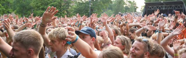 FOTOD | Pidu täies hoos! Vaata, kes Viljandi folgi esimese päeva festivalimelu nautima tulid