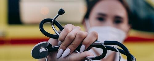 Riigikontroll: kiirabi peaks keskenduma vältimatu abi andmisele, praegu kulub osa nende ajast mujale