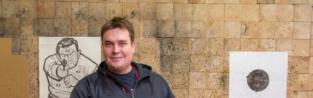 Kes on Sass Henno? „Tema valgus on väga hele, aga sedavõrd tumedam on vari“