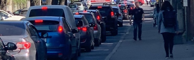 LUGEJA FOTO | Tallinnas Ristiku tänava alguses juhtus avarii, kus sai viga üks inimene. Liiklus on häiritud