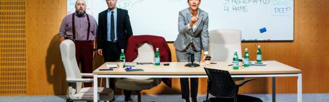 Teatriarvustus. Kaja Kann: lavastus, kus kõik on autori mõtte teenistuses. “Ajurünnak”