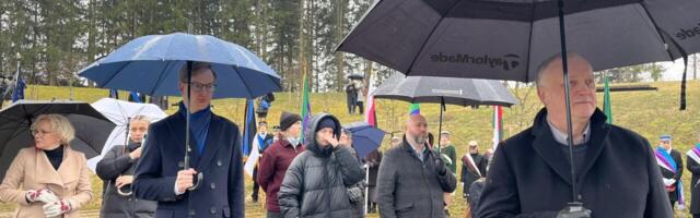PILTUUDIS: mälestati märtsiküüditamise ohvreid