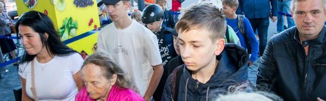 FOTOD | Kuressaares avati suurim Lidli pood Eestis. „Kõige esimesena läksid keraamilised grillid“