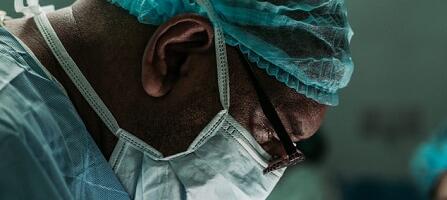 Kirurgilise ravi maht püsib Eestis stabiilne ning suur osa operatsioonidest tehakse päevaravis