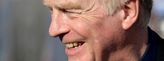 Suri endine FIA president Max Mosley