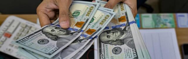 Dollar rühib neljandat päeva ülespoole