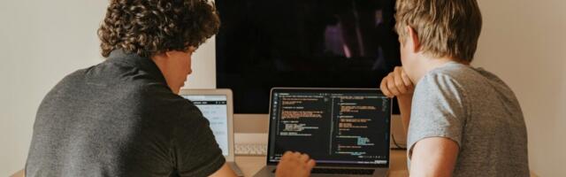 AI annab väikefirmadele erakordse hoo: pank või mobiilioperaator vaid viie töötajaga?