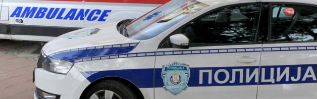 BEBA JE BILA U ZATVORENOJ KESI, UMOTANA U ĆEBE Maja ju je pronašla kod kontejnera u Zemunu: &quot;Čula sam zvuk, mislila sam da je maca&quot;