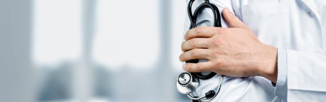 Luubi all: Arst lipsu ja stetoskoobiga