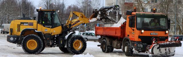 Kohtla-Järve teehooldusfirma saatis lund lükkama 23 masinat