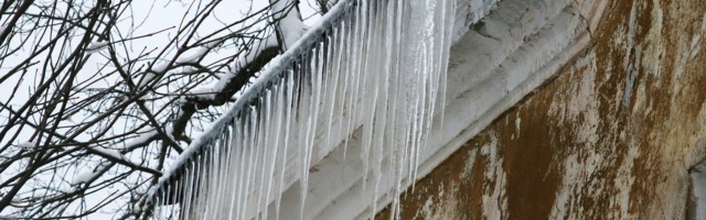 Ametnikud hoiavad jääpurikatel silma peal