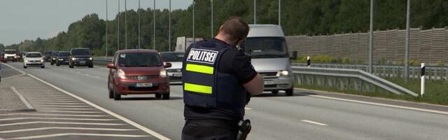 Politsei takistab jaanidel kihutavaid eestlasi