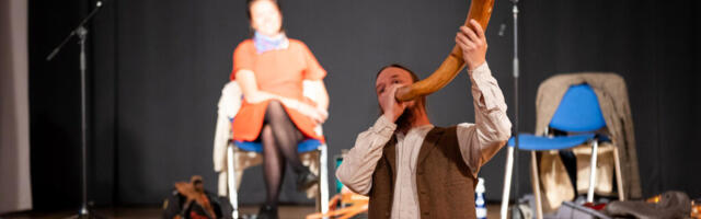 LÄÄNE-VIRUMAA ÕPILASED TUTVUVAD PÄRIMUSLABORIS PIIRKONNA RAHVAMUUSIKAGA