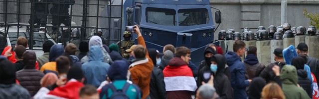 Minskis kasutati meeleavaldajate vastu šokigranaate ja kummikuule, kinni peeti üle 110 inimese