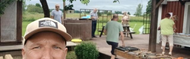 EKRE Väike-Maarja osakonna juht õpetas palkmaju ehitama
