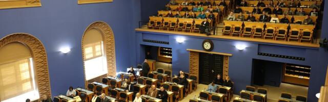 Erakondade fraktsioonid peavad riigikogu sügisistungjärgu olulisemateks teemadeks riigieelarvet ja maksudebatti