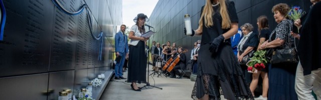 PÄEVA TEEMA | Maris Lauri: jalgpallihall ei sobi kommunismiohvrite memoriaali kõrvale. Siin pole vaidlustki