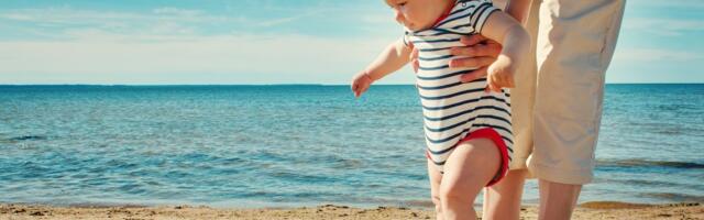 Kõik, mida pead teadma suvel beebi eest hoolitsemisest | Kas beebile võib palavaga vett anda? Kas teda tohib sauna viia?