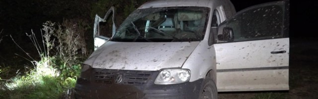 Reporter: Raplamaal sai avariis surma 45-aastane mees, kelle juhitud väikekaubik paiskus teelt välja