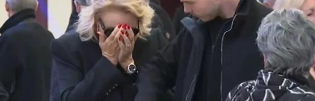 "OSTALA SAM NEMA OD TUGE" LEPA BRENA NJEGOVU SMRT TEŠKO PODNELA: "Neka počiva u miru"