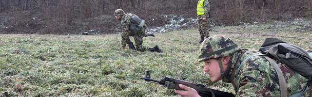 VUČIĆ NAJAVIO: Evo kada se vraća obavezni vojni rok