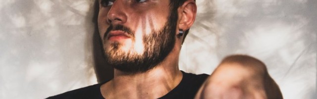 KAHEKSA edukat taktikat, kuidas vihkajatega toime tulla