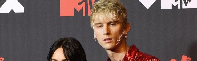 Megan Foxi kummaline sõrmus