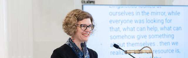 TÜ psühholingvistika professor Virve-Anneli Vihman räägib inauguratsiooniloengul, kuidas lapsed keeli omandavad 