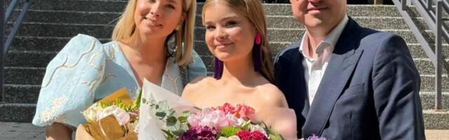 KLÕPS | Taavi ja Luisa Rõivase tütar teeb esimesi samme modellinduses