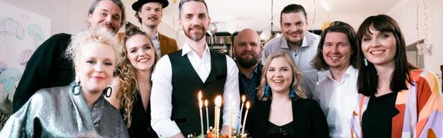 Curly Strings andis nublu ja Estonian Voicesega välja uue versiooni loost „Üle ilma“