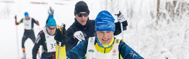 Eeskuju missugune: president Kaljulaid järjekordsel massimaratonil. Ikka maskita