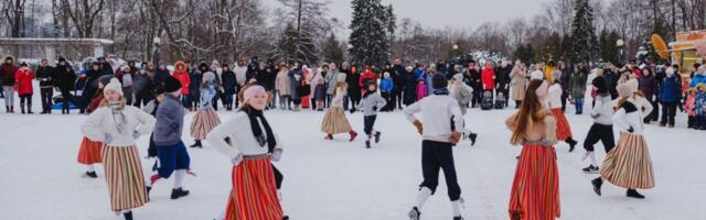 GALERII. Kadrioru pargi jõululaadalt sai osta kinke ehetest mõnusate kudumiteni