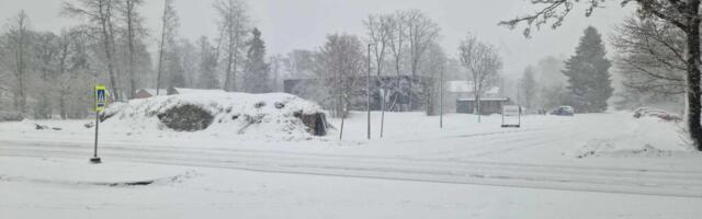 Tihe lumesadu häirib Hiiumaal liiklust