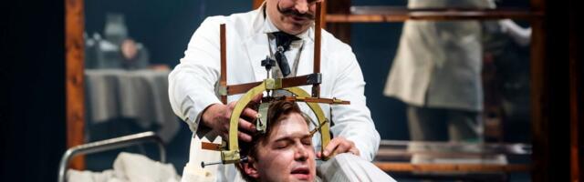 ARVUSTUS | Me ei ela küll enam jõllitamisühiskonnas, aga Elevantmees jääb surmani teistsuguseks