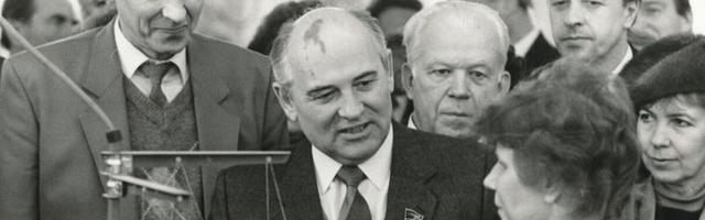 Nõukogude impeeriumi lõhkus... selle suur juht Gorbatšov