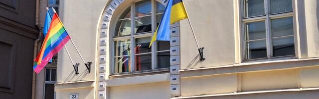 Piltuudis: krutsifiksi ei lubata, homo- ja Ukraina lippu küll