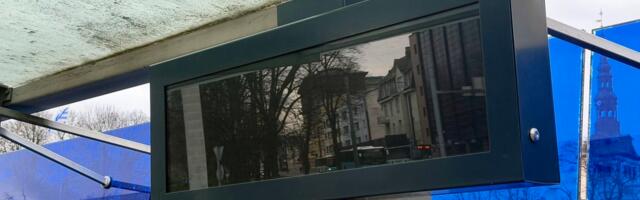 Vabaduse väljaku bussipeatuse uued tablood ei tööta endiselt. Transpordiamet_ loodame kuu lõpuks need tööle saada