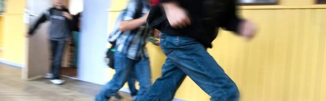 Koolipoiss küsib: „Mida üldse vahetunnis teha tohime? Kõik on keelatud!“