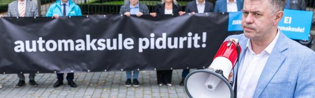 FOTOD ja VIDEO | Automaksuga seoses kogunes riigikogu. Istungiks ei läinudki