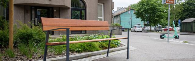 Vastuolu seadusega ja konkurentsi piiramine. Pealinna sisekontroll leidis pinkide, prügikastide ja käimlate hangetes olulisi puudusi