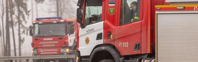 Kambjas põles kaarhall, üks inimene viidi haiglasse